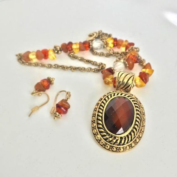 Vintage Avon Necklace & Earrings Set - Picture 1 of 7
